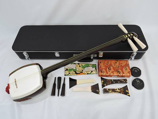 美品 津軽三味線 子持綾杉 虎トチ 金トチ 二本溝 紅木 津軽