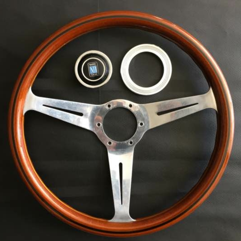 ナルディ classic ホーンボタン付き NARDI ナルディクラシックウッド