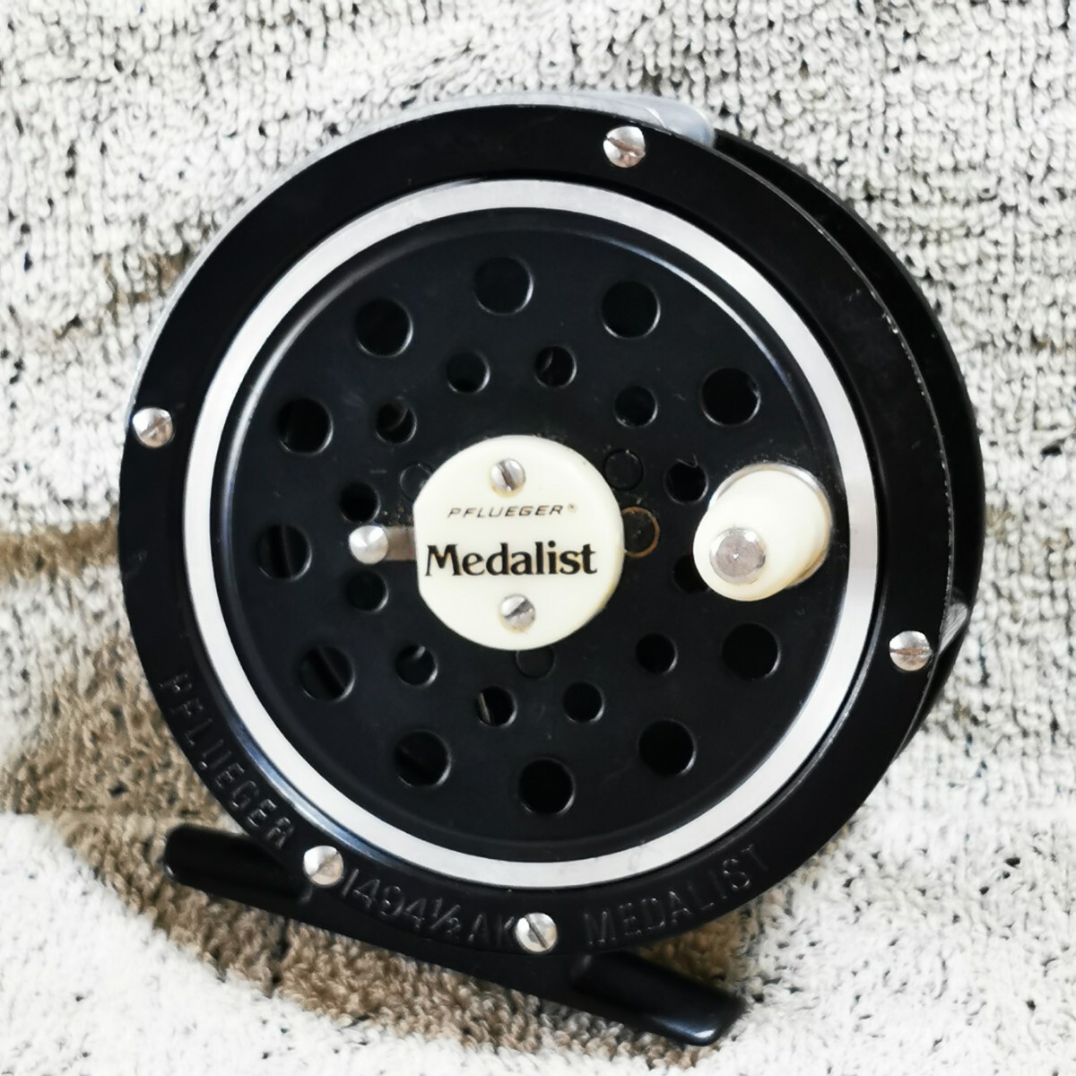 中古長期倉庫保管品 Pflueger Medalist 1494AK 中古長期倉庫保管品