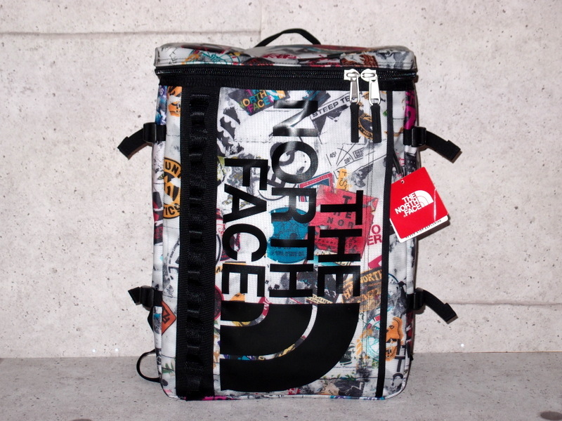 人気柄 ノースフェイス ヒューズボックス ステッカープリント 30L 派手