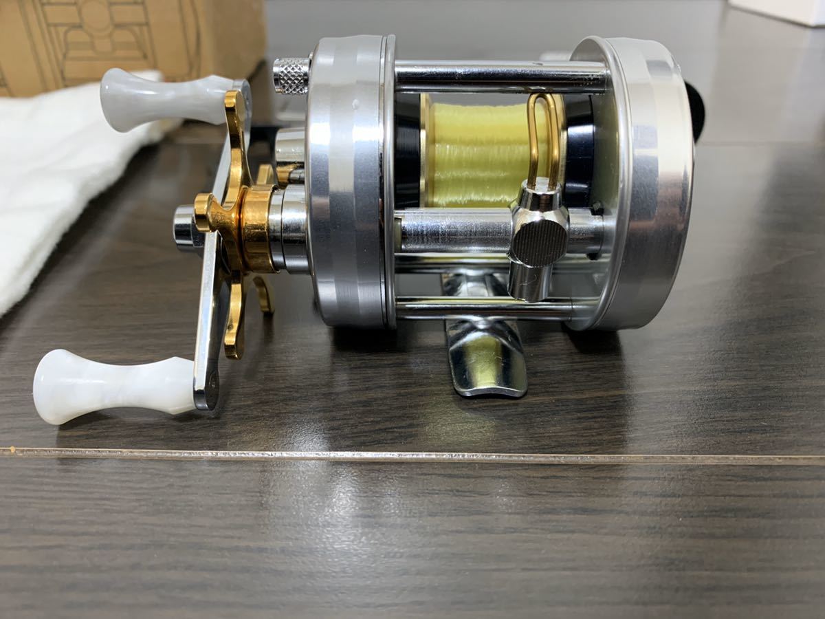 ABU 2500C iarベイトリール シルバー ABU 2500C IAR シルバー