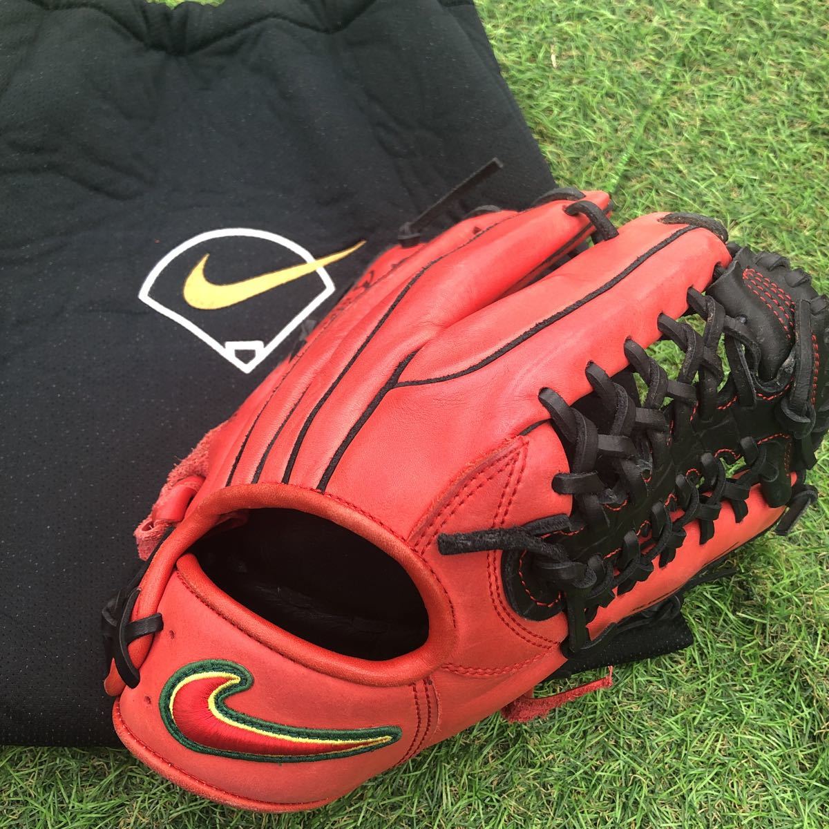 ナイキ 岩村モデル シグネチャーモデル 型良 即戦力 軟式 内野手用