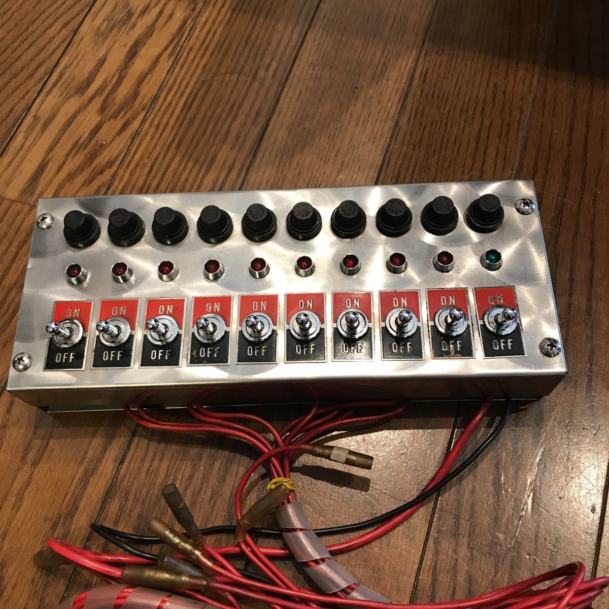 デコトラレトロ10連スイッチボックスウロコ中古 トラック デコトラ 10