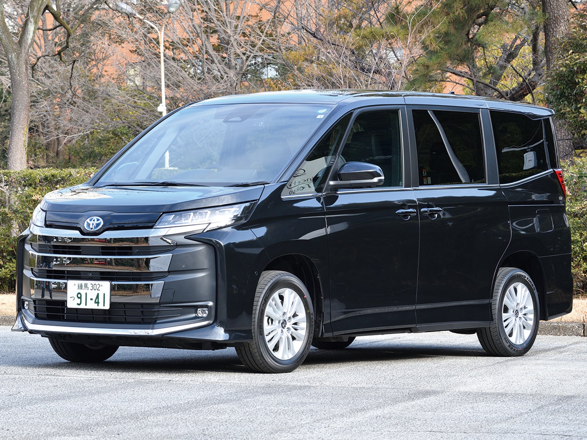 ヴォクシー（トヨタ）ZS 煌III（2020年10月）｜カタログから中古車を