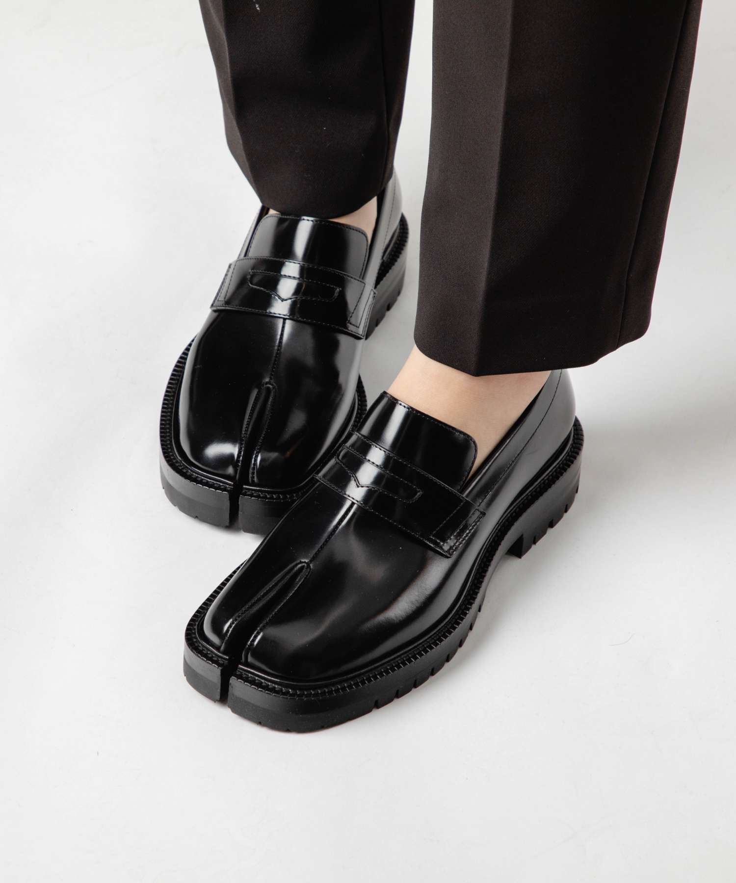 メゾン マルジェラ MAISON MARGIELA S58WR0110 P3827 ローファー TABI