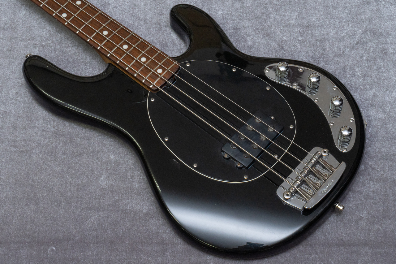ERNIE BALL MUSIC MAN StingRay 3EQ Black 2007 4.62kg #E63370【GIB