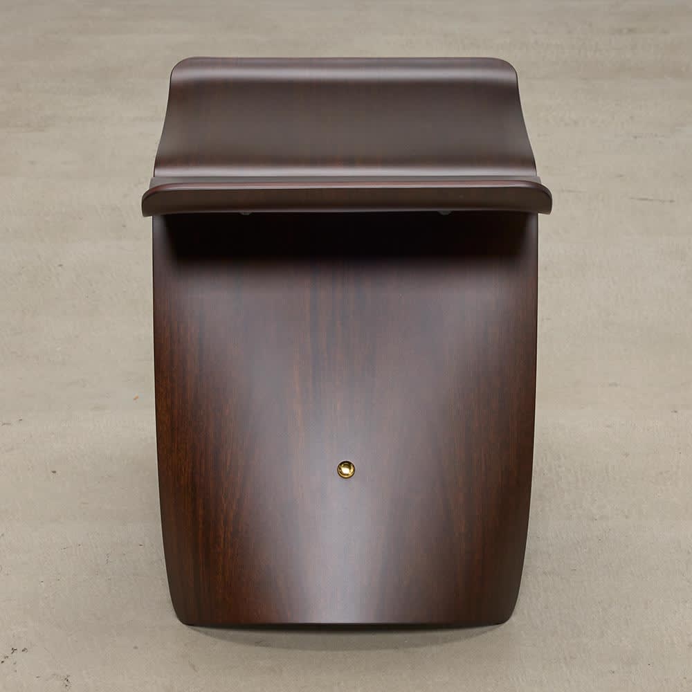 バタフライスツール［天童木工・てんどうもっこう／デザイン：柳宗理