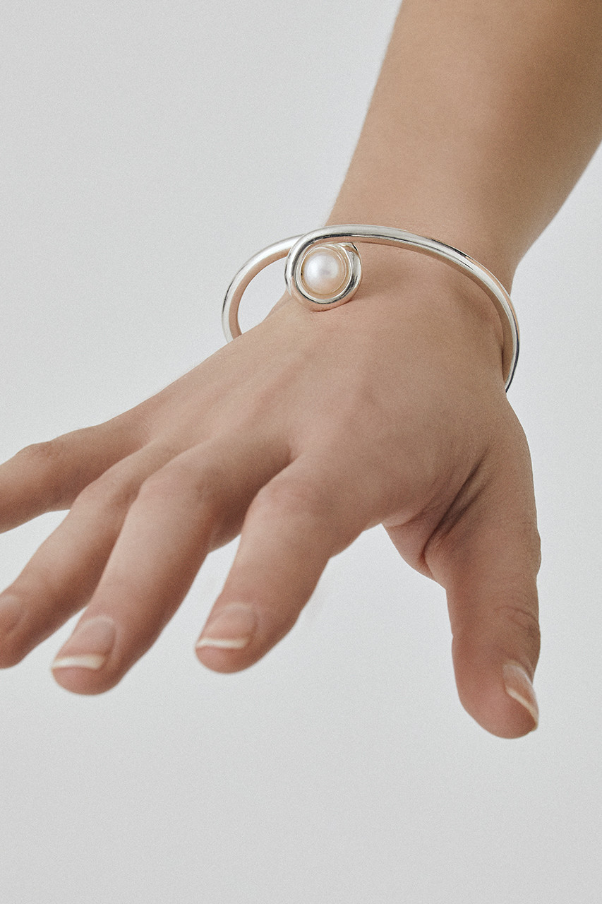 ENEY(エネイ)｜CONTOURS パールバングル/シルバー の通販｜ELLESHOP