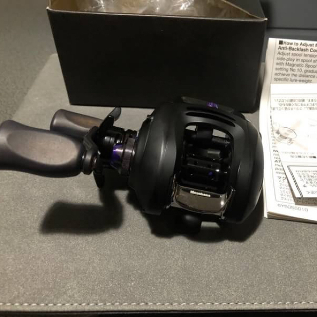 Megabass - メガバス リール IS71 ハイパーラリアット 極美品の通販 by