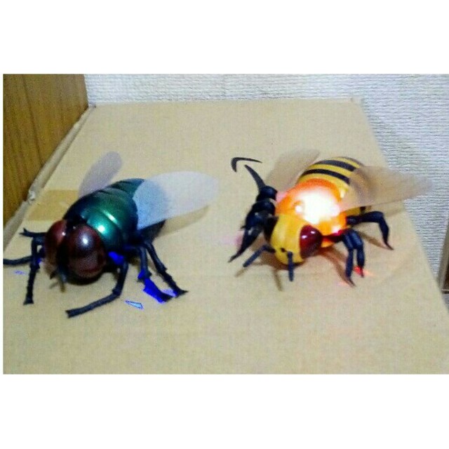 昆虫ラジコン ハチ&ハエ セットの通販 by ファントムハイブ shop｜ラクマ