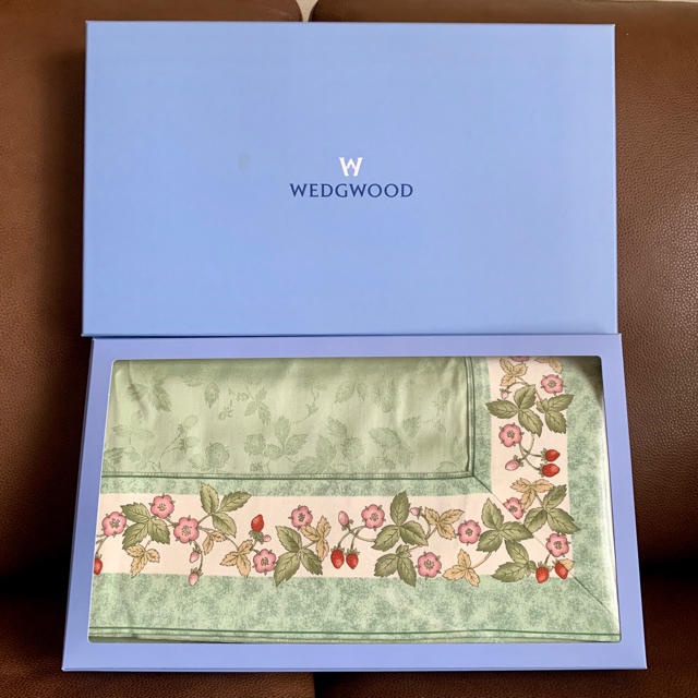 WEDGWOOD - ウェッジウッド テーブルクロス ワイルドストロベリーの