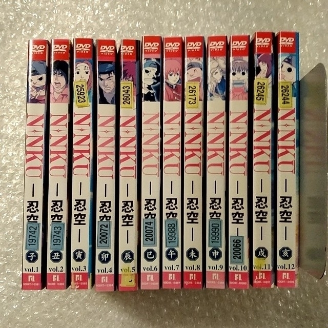 DVD「NINKU -忍空-[全55話+劇場版]全12巻」レンタル落ちの通販 by