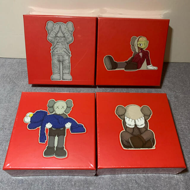新品未開封 KAWS TOKYO FIRSTパズル4種セット 新品未開封 KAWS TOKYO