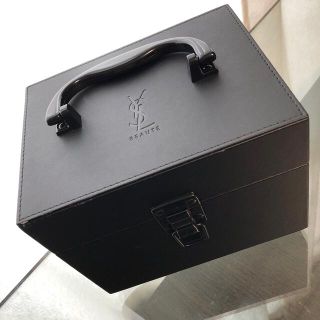 Yves Saint Laurent Beaute（メイクボックス）のフリマアイテム一覧