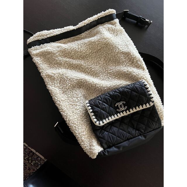 CHANEL - シャネル「ココ ネージュ」ボア×キルティングのバッグパック