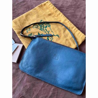 IL BISONTE（ショルダーバッグ ・ ブルー・ネイビー/青色系）のフリマ