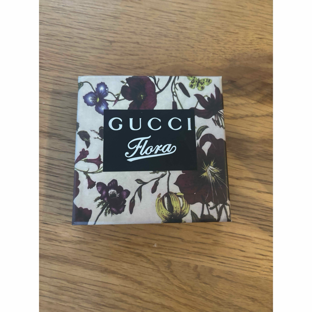 GUCCI - GUCCI グッチ ノベルティ コンパクト ミラー シルバーの通販