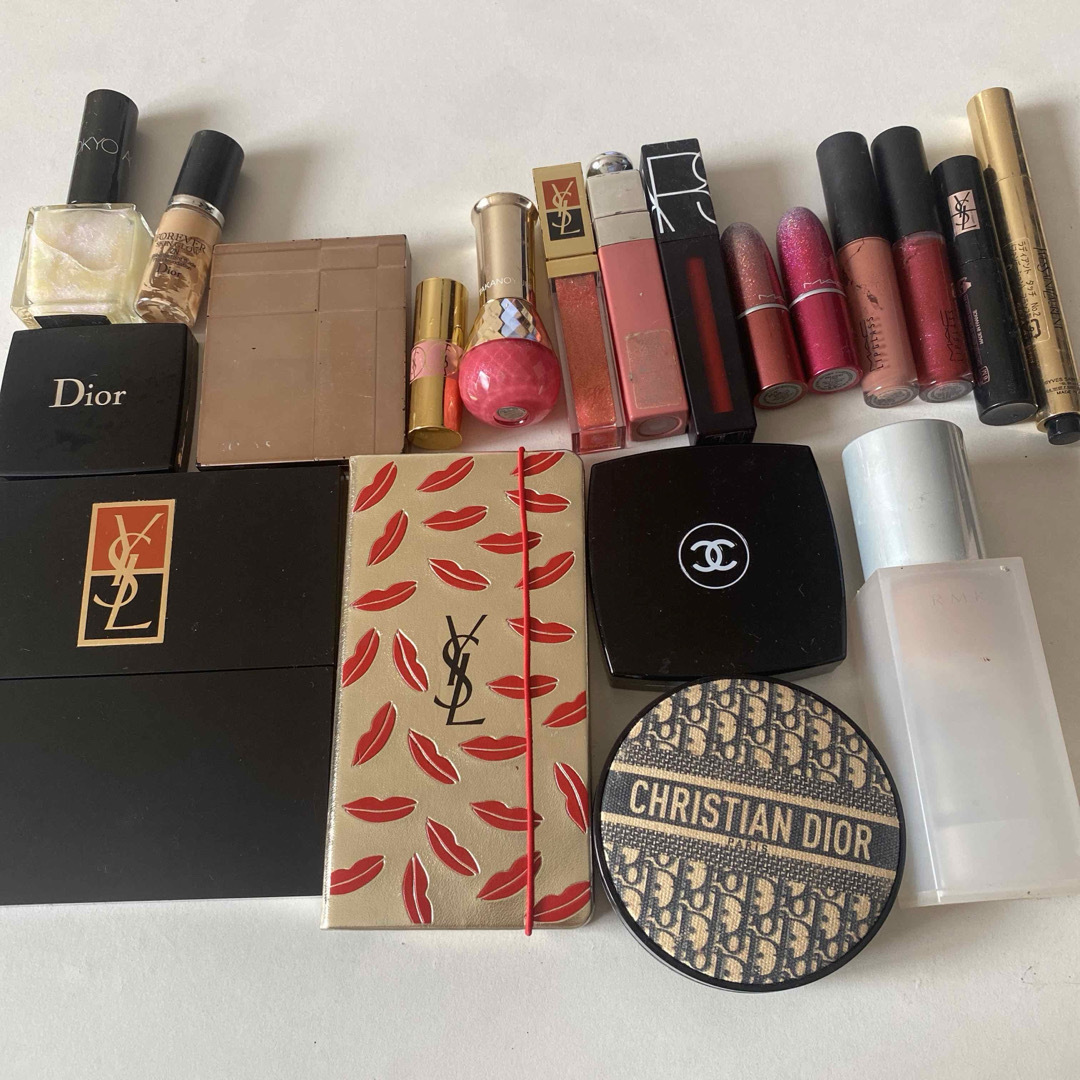 トップ ♥シャネル＆サンローランなどデパコスまとめ コスメ 化粧品
