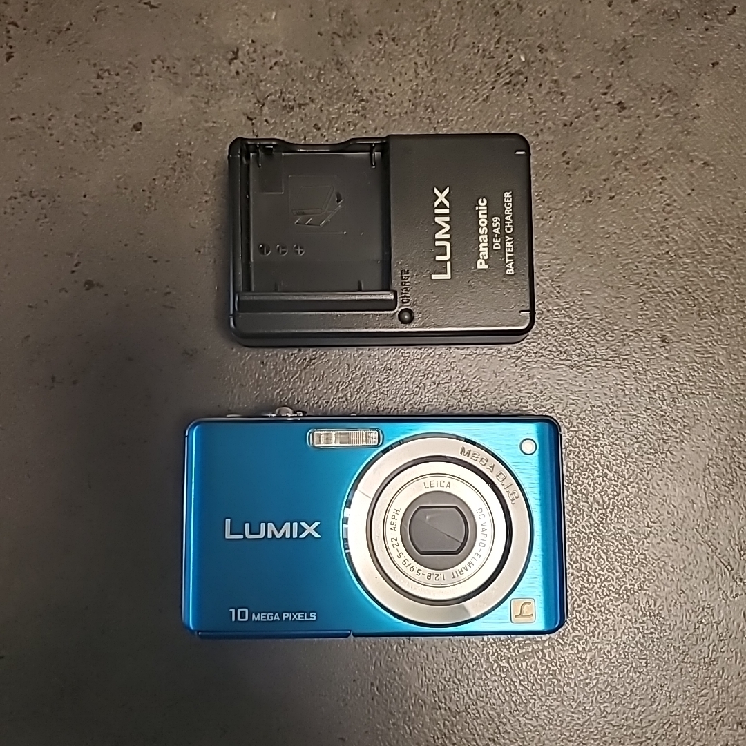 Panasonic LUMIX DMC-FS7+充電器DE-A59の通販はau PAY マーケット