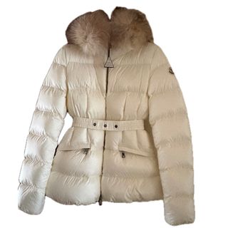 MONCLER（ホワイト/白色系）のフリマアイテム一覧