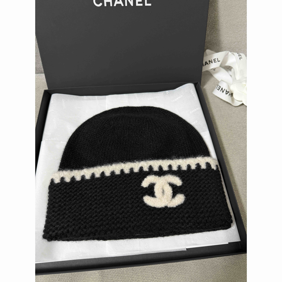 CHANEL - 値下げ！新品未使用 シャネル ニット帽 黒白 CCマーク 超希少