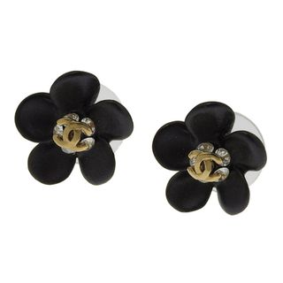 CHANEL（フラワー ・ ピアス）のフリマアイテム一覧
