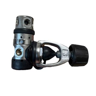 SCUBAPRO - SCUBAPRO Xtender Quattro DW40-4A10 中古品の通販 by MIA