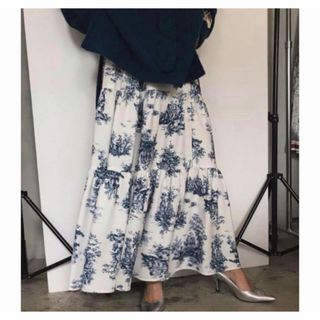 Ameri VINTAGE（ドット ・ ロングスカート）のフリマアイテム一覧