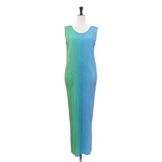 PLEATS PLEASE ISSEY MIYAKE（ワンピース ・ ブルー・ネイビー/青色系