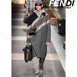 FENDI - フェンディ コート フード付き ロングコート ウール 無地