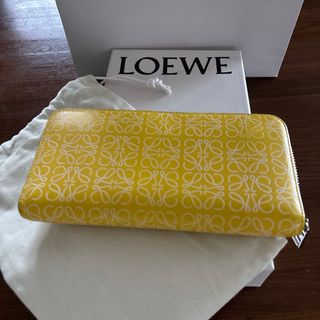 LOEWE（財布 ・ イエロー/黄色系）のフリマアイテム一覧