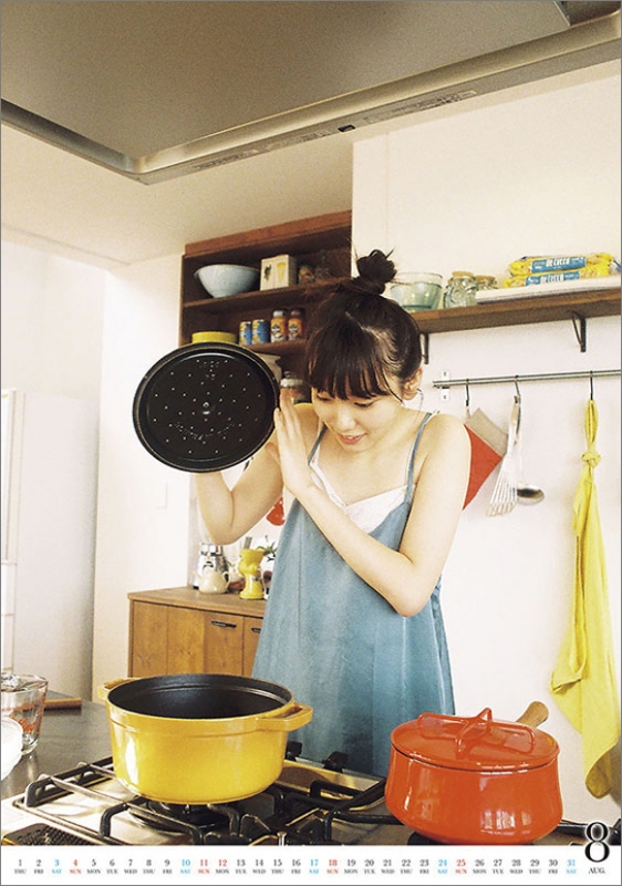 飯豊まりえ / 2019年卓上カレンダー : 飯豊まりえ | HMV&BOOKS online