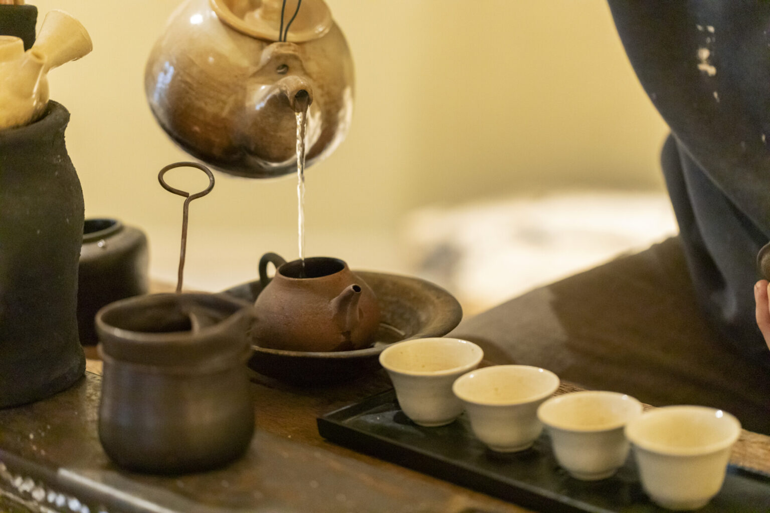 陶芸家・市川孝さんに聞く、器とお茶の密な関係。『作りたいのは