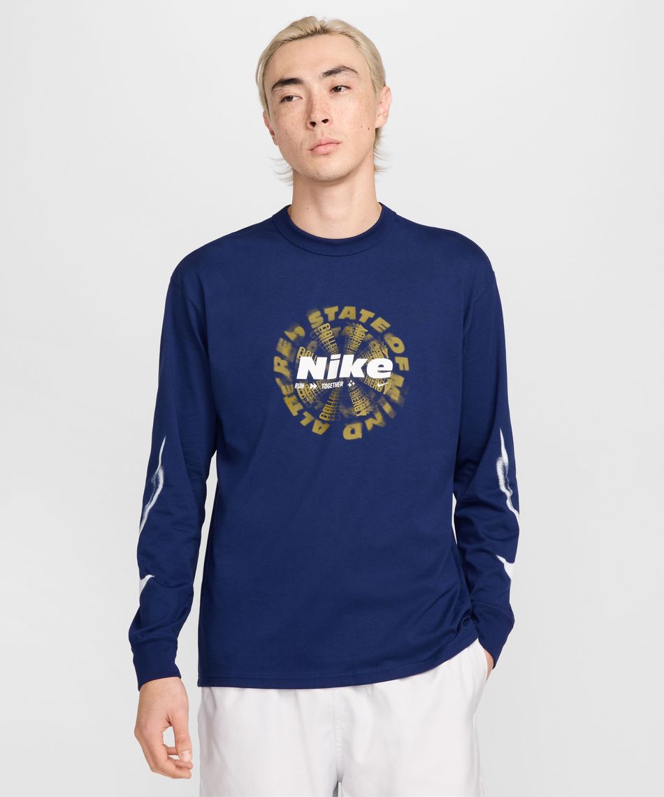 Tシャツ 長袖 NSW グラフィックロンT OPP2 HV4908-492 | スポーツ用品
