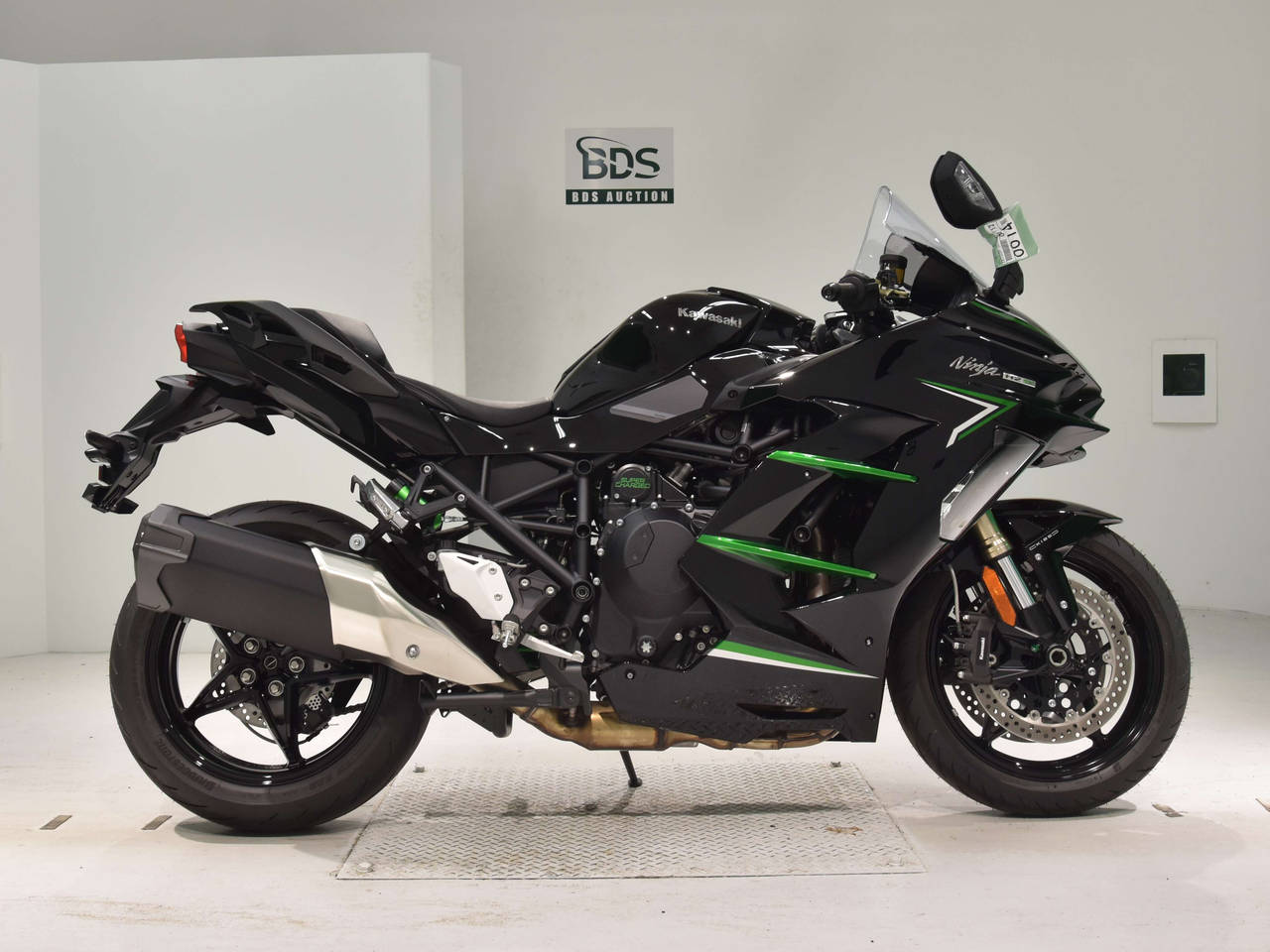 0014] Kawasaki NINJA H2 SX - ZXT02P-003575