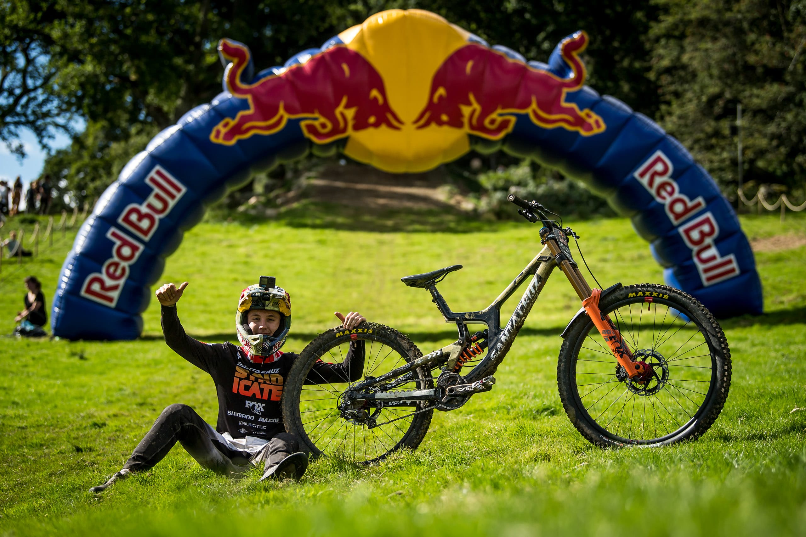 Santa Cruz V10：ジャクソン・ゴールドストーンのダウンヒルMTBを徹底