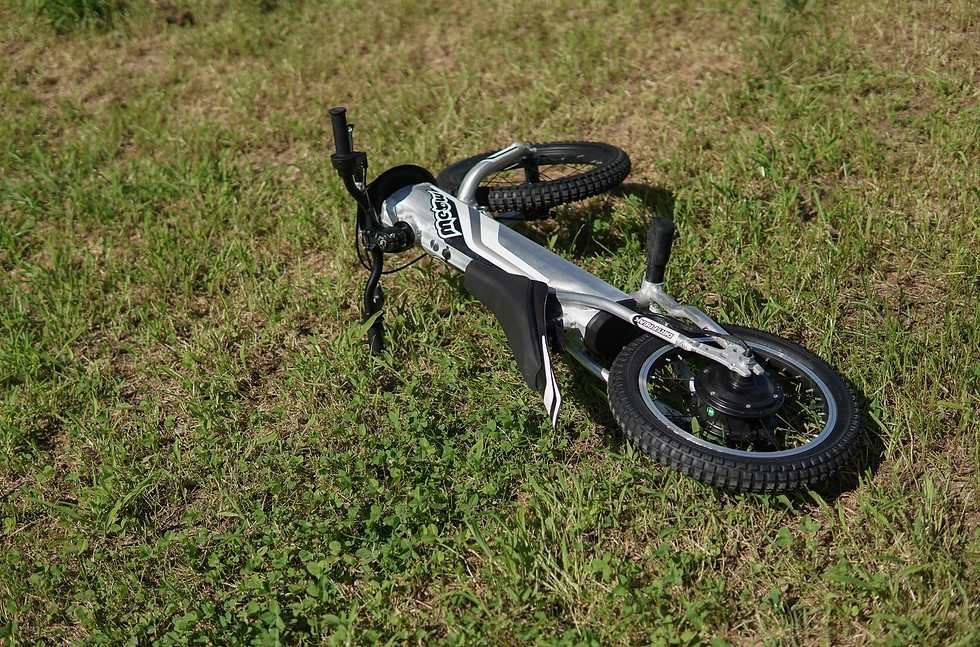 Webike | Yotsuba Moto ヨツバモト Meow 16-II キッズ用電動バイク