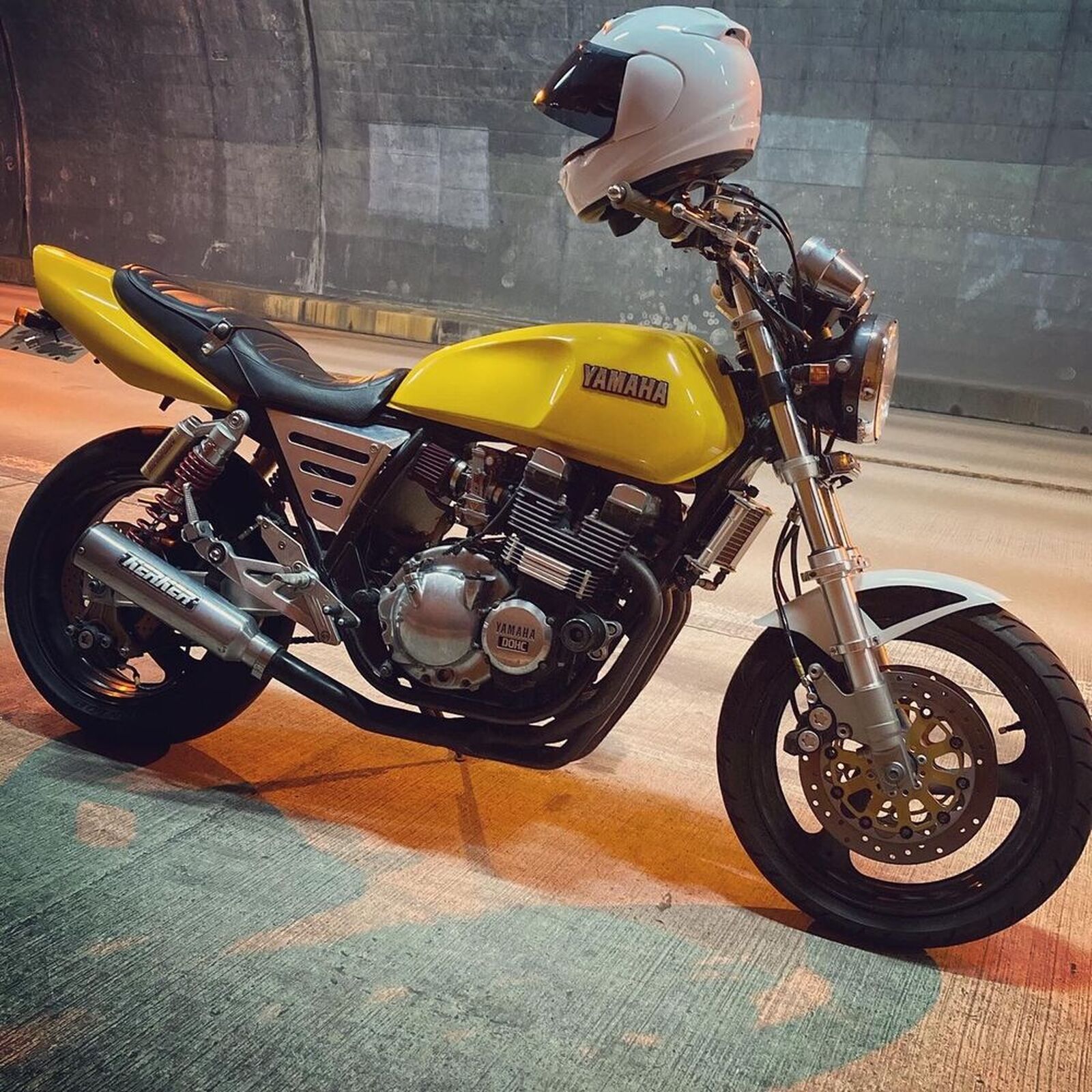 YAMAHA XJR400 Custom - Webike Magazine