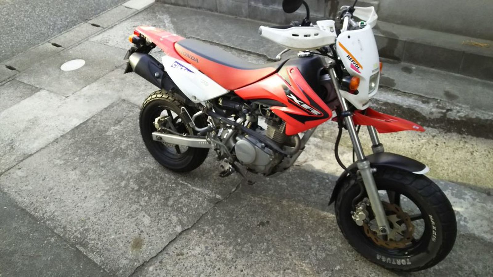 HONDA XR100モタード「ホイールもとに戻す」 | ウェビックコミュニティ