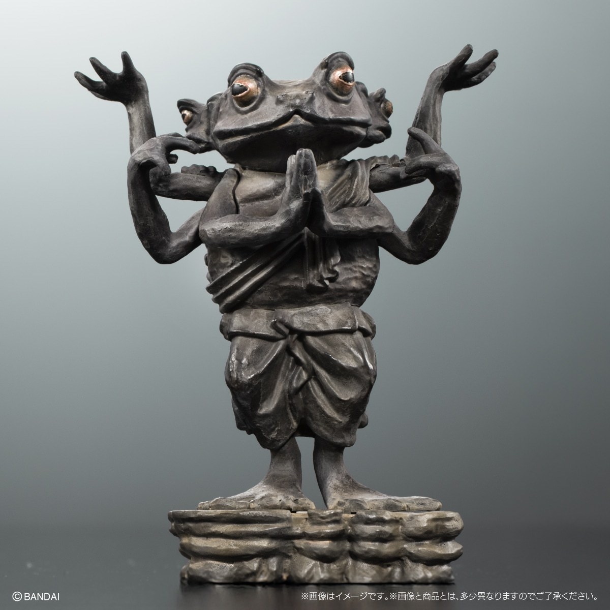 バンダイ ART IN GASHAPON「カエルの弥勒菩薩像と阿修羅像」カプセル