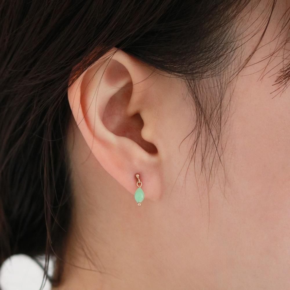 Toile | デッドストックグラスビーズピアス Green
