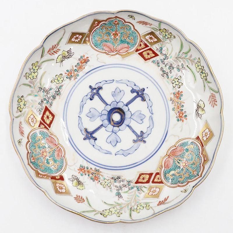 色絵の花菱に花と蝶をあしらった美しい陶器