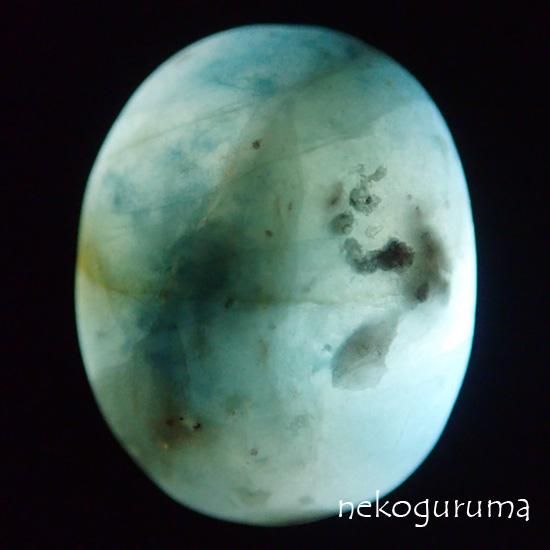 新潟県糸魚川産】 入りコン沢青翡翠のルース：36.56ct - 糸魚川翡翠と