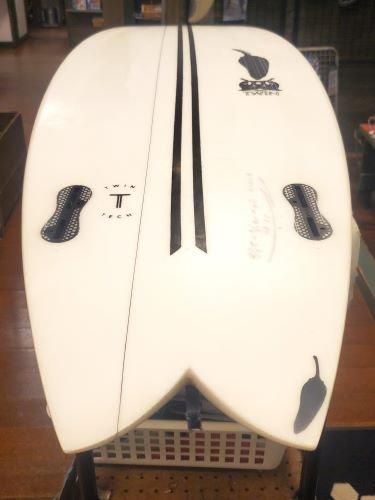 USED CHILLI - PEPPA TWIN TWINTECH EPS 5.6 チリサーフボード