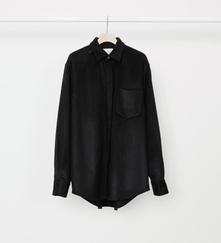 高級生地を使用したMARKAWARE (マーカウェア)のカシミヤシャツ