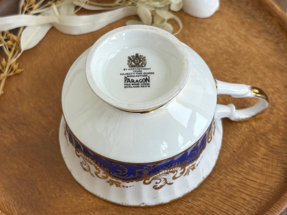 英国製パラゴンの豪華カップ&ソーサーセット