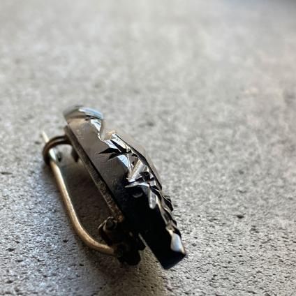 Victorian Mourning Jewelry Whitby Jet Brooch（ヴィクトリア時代