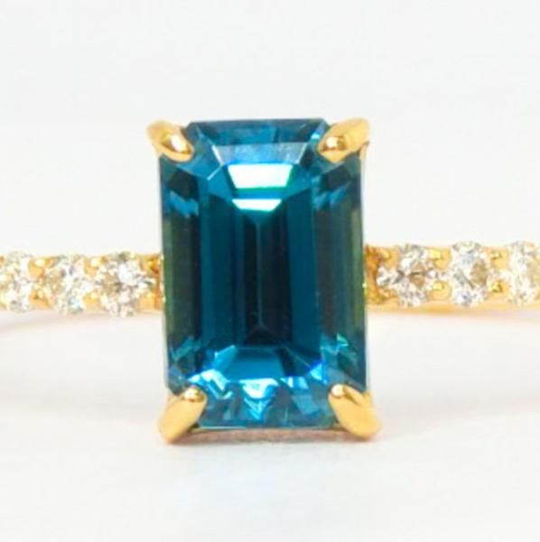 エメラルドカットブルージルコン ダイヤモンドリング ZI 1.216ct D