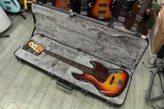 Fender American Professional Hard Case for Jazz Bass - Geek IN Box