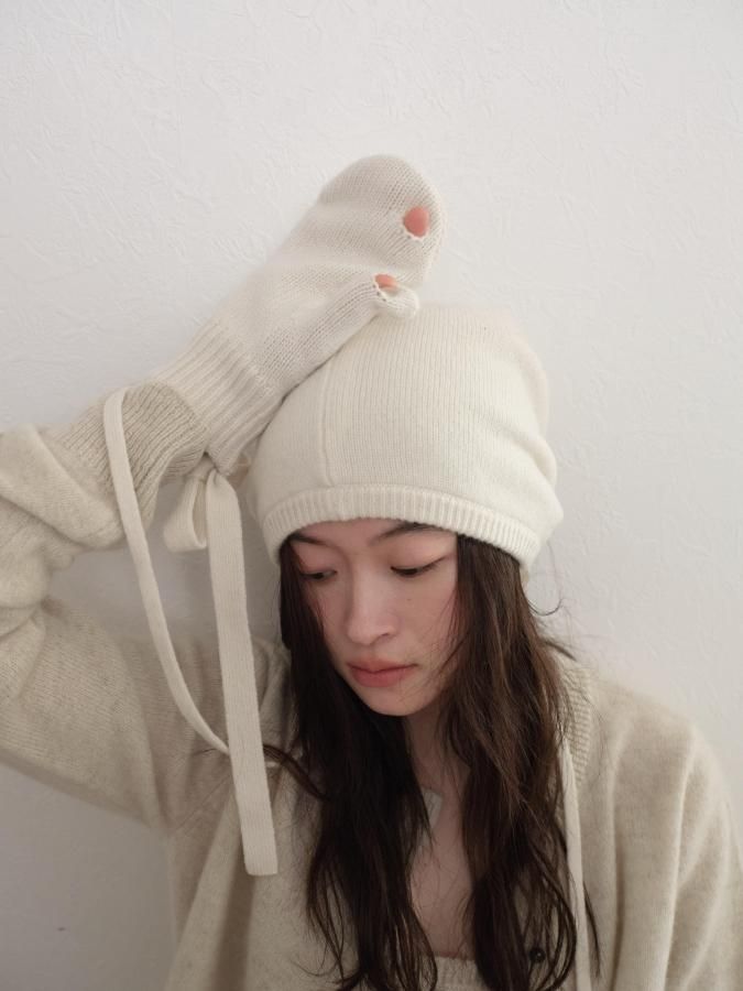 Beanie & Gloves Set - ROSARYMOON OFFICIAL WEB STORE
